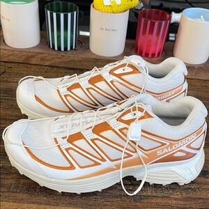 Salomon XT Pathway Metallic Hiking Shoes Women’s 5 (USA)